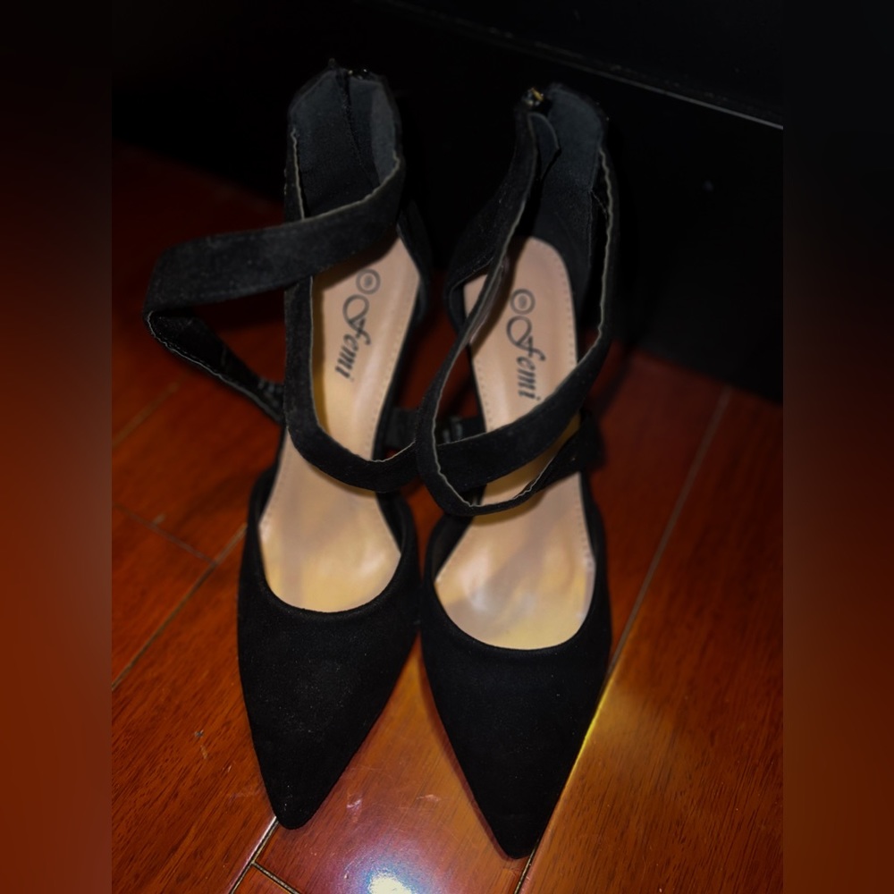 Femi pointy heels